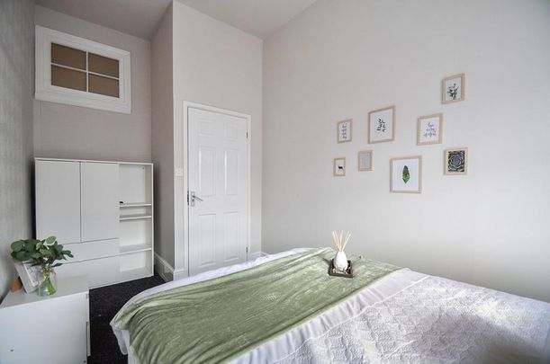 1 bedroom in a house share to rent - Photo 1