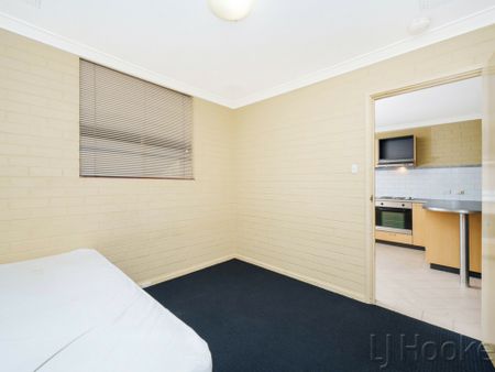 Two-Bedroom Apartment in Great Location! - Photo 2