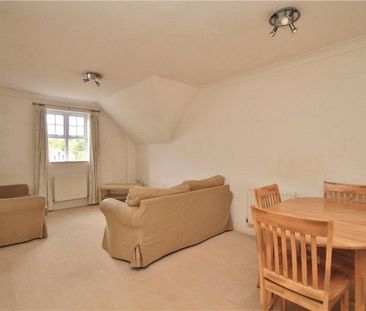 Claremont Avenue, Woking - 2 bedrooms Property for lettings - Seymours - Photo 2