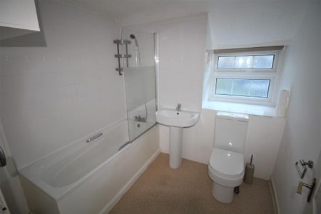 2 bedroom flat to rent - Photo 5