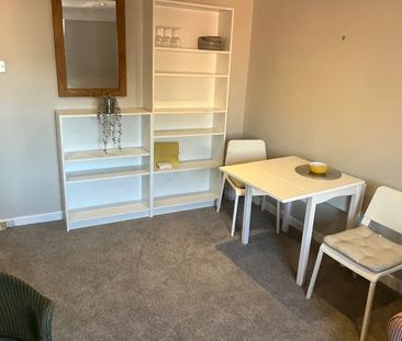 2 Bed Flat, Cave Street, BS2 - Photo 4