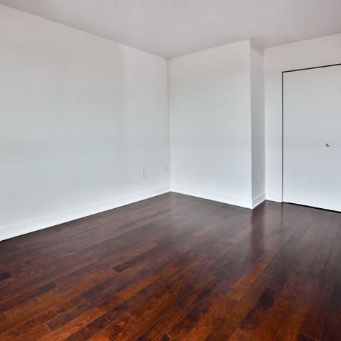 2240 Boul. Thimens - Photo 1