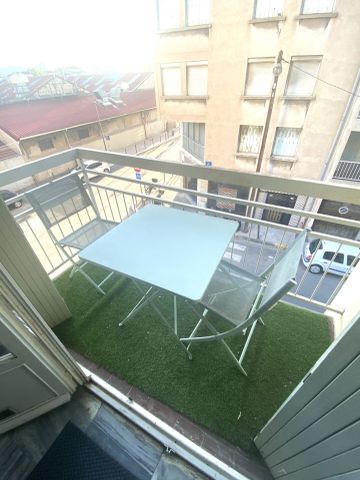 Appartement 1 pièces 26m2 MARSEILLE 10EME 650 euros - Photo 2