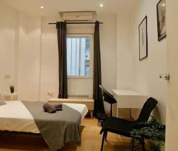 Calle de Narváez, Madrid, Community of Madrid 28009 - Photo 6