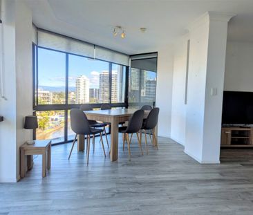 Central Surfers Paradise 100 m2 extra Large furnished 2 bedroom 2 b... - Photo 1