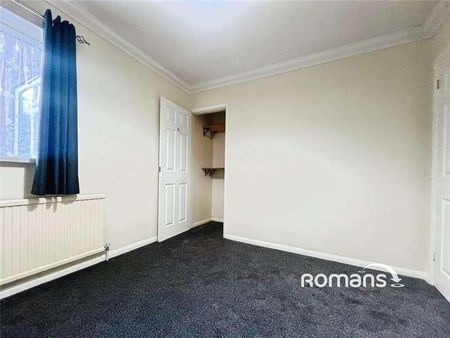 Elm Road, High Wycombe, Buckinghamshire, HP12 - Photo 3