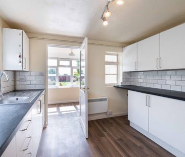 3 bedroom detached house to rent - Photo 5
