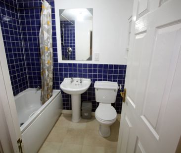 Bucklow Gardens, Lymm - Photo 6