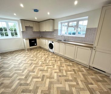 3 bedroom semi-detached house to rent - Photo 6