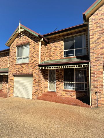 Brick Unit In Central Griffith!! - Photo 5