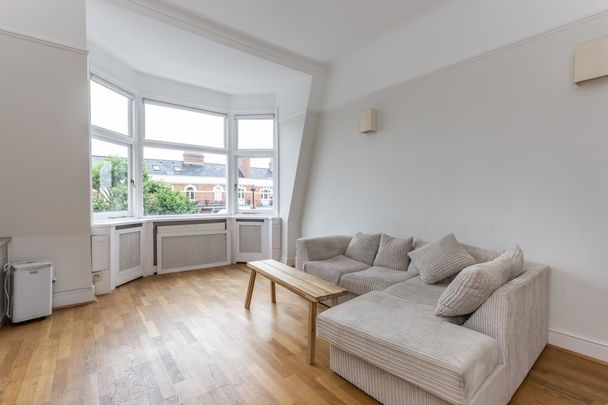 3 bedroom flat to rent - Photo 1