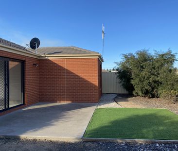 16 Kosciuszko Crescent, Shepparton North VIC 3631 - Photo 5