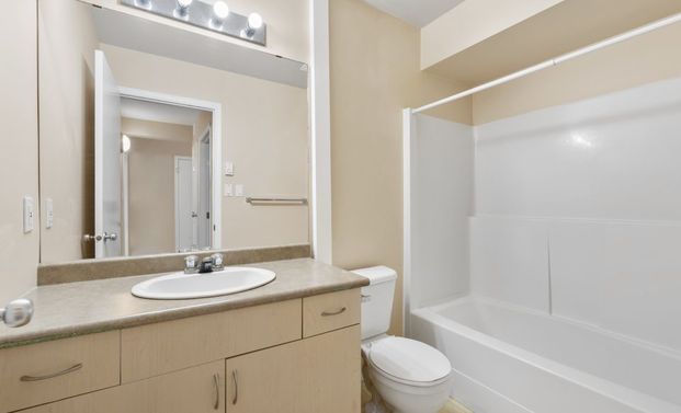 33 Fourth Avenue, Blumenort, MB - Photo 1