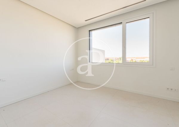 Triplex penthouse for rent in La Finca