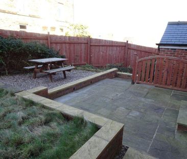 3 bedroom detached house to rent - Photo 2