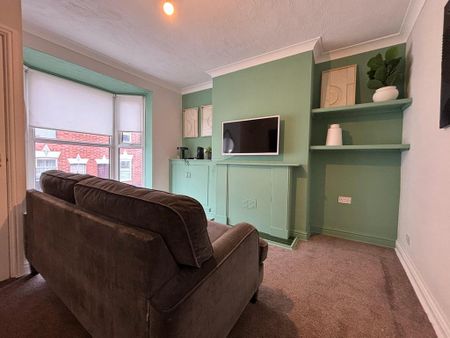 4 bedroom terraced house to rent - Photo 2
