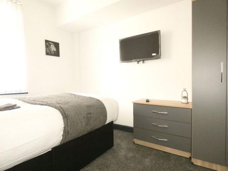 1 bedroom in a house share to rent - Photo 4
