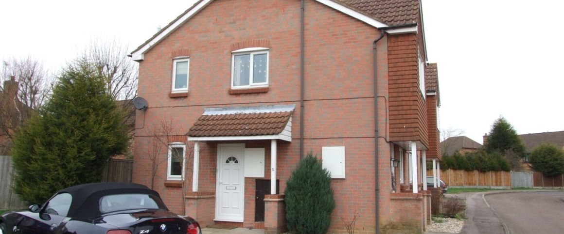 1 bedroom Maisonette - Walnut Tree Close, Stevenage - Photo 1