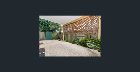 Freestanding Townhouse in an Unbeatable Clayfield Location - Photo 4