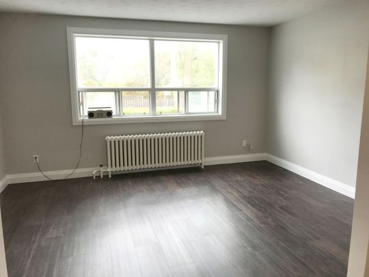 For Lease - 273 Lakeshore Road Unit# 1, Mississauga, Ontario - Photo 1