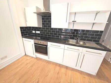 Room in a Shared Flat, South Rd, BS15 - Photo 3