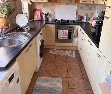 Room in a Shared House, May Gardens, HA0 - Photo 6