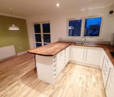 4 bedroom townhouse to rent - Photo 6