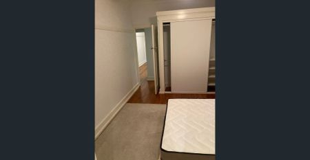 🌟Spacious 2-Bedroom Apartment in Randwick | Walk to UNSW | Fully Furnished & Convenient Location !CONFIRM THE LEASE TERM IN ADVANCE! - Photo 5