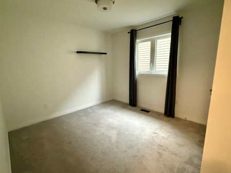 For Lease - 14 Scenic Ridge Gate, Brant, Ontario - Photo 2