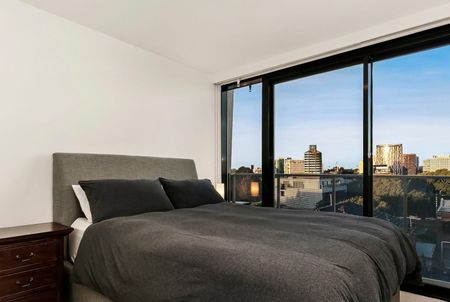 Stunning Furnished Apartment In The Heart Of South Melbourne - Photo 2