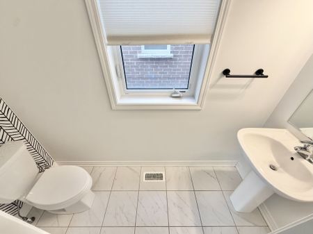 For Lease - 18 Kilmarnock Crescent Unit# Main, Whitby, Ontario - Photo 5
