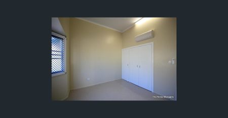 LOCATION Minutes to the beach - Photo 3