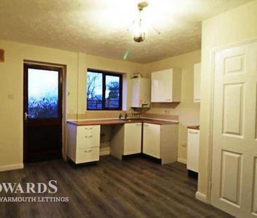 2 bedroom terraced house to rent - Photo 2