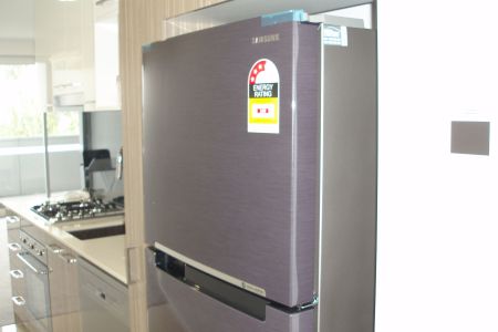 Premium location! Heart of the Uni Hill! Walking to RMIT! - Photo 3