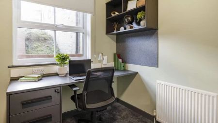 Premium Ensuite - Photo 3