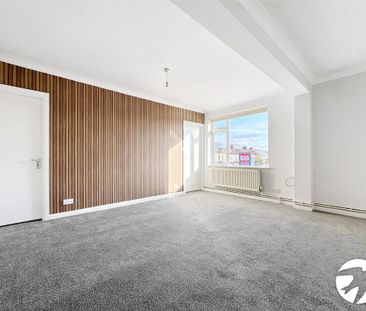 3 bedroom flat to rent - Photo 5