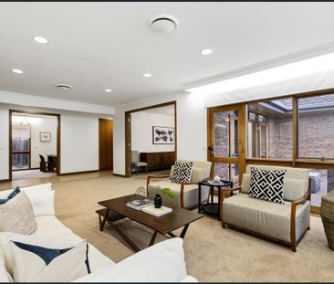 SPACIOUS SINGLE LEVEL FAMILY HOME WITH MULTIPLE LIVING AREAS | Bess... - Photo 6