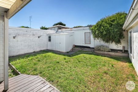 PERFECT LOCATION - Photo 3