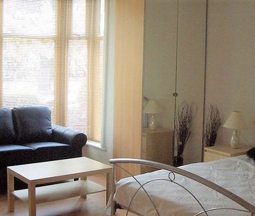 Flat 1, 11 Brudenell Road, LS6 1HA, Leeds - Photo 1