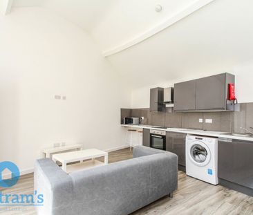 2 bed Apartment for Rent - Photo 3