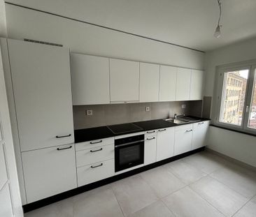 Appartement de 3 pièces entièrement rénové avec balcon - Foto 2