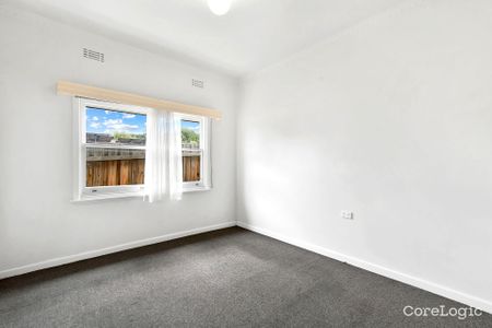 Charming 3 Bedroom Family Home - Inspection Thurs 27th March 4.30 pm to 4.50 pm Cancelled - Photo 2