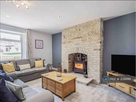 3 bedroom terraced house to rent - Photo 2
