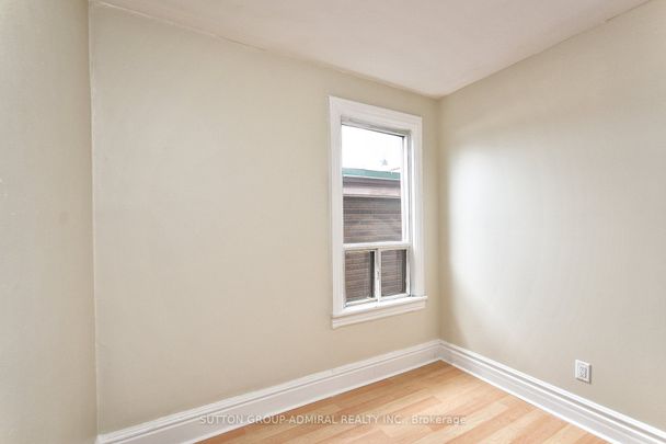 For Lease - 1932 Queen Street Unit# Upper#2, Toronto, Ontario - Photo 1