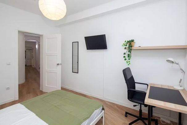 Carrer de Rodrigo de Pertegás, Valencia, Valencian Community 46023 - Photo 1