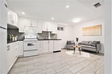 For Lease - 33-B Majestic Drive, South of Baseline to Knoxdale, Ontario - Photo 4