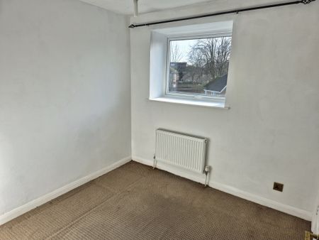 Two Bedroom House in The Glades - Photo 2