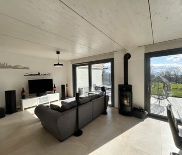 Twin villa with 5.5 rooms and generous volumes! - Photo 1