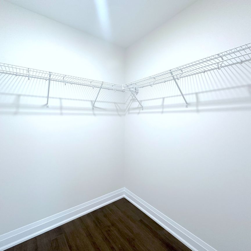 For Lease - 2333 Taunton Road Unit# 533, Oakville, Ontario - Photo 1