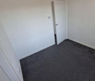 3 bedroom end of terrace house to rent - Photo 6